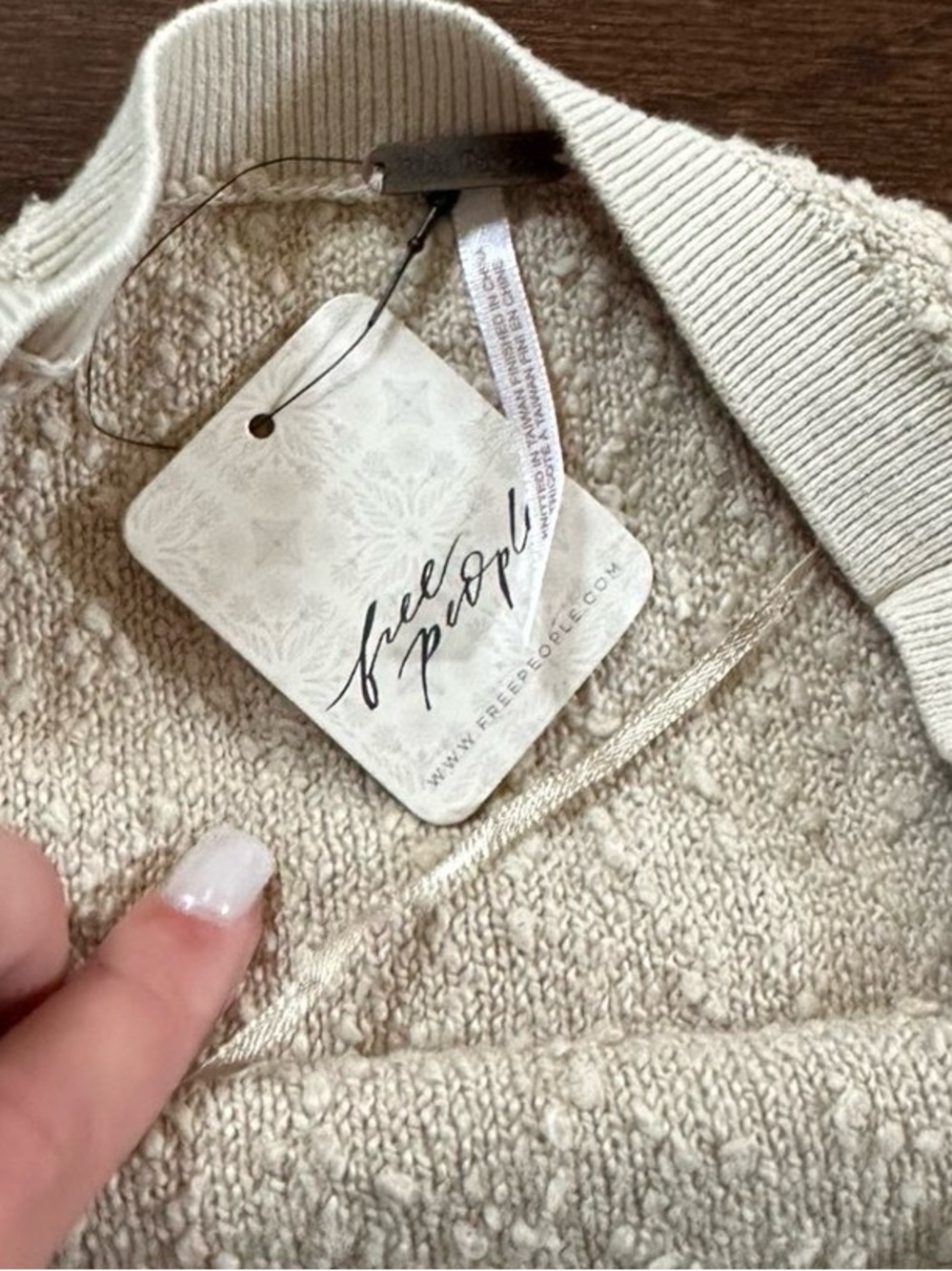 Free People Found My Friend Pullover in tan size Medium-NWT - Picture 7 of 11